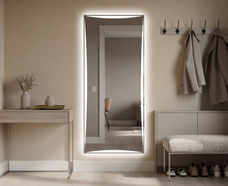 Pystysuora kylpyhuoneen Peili LED-valoilla L77